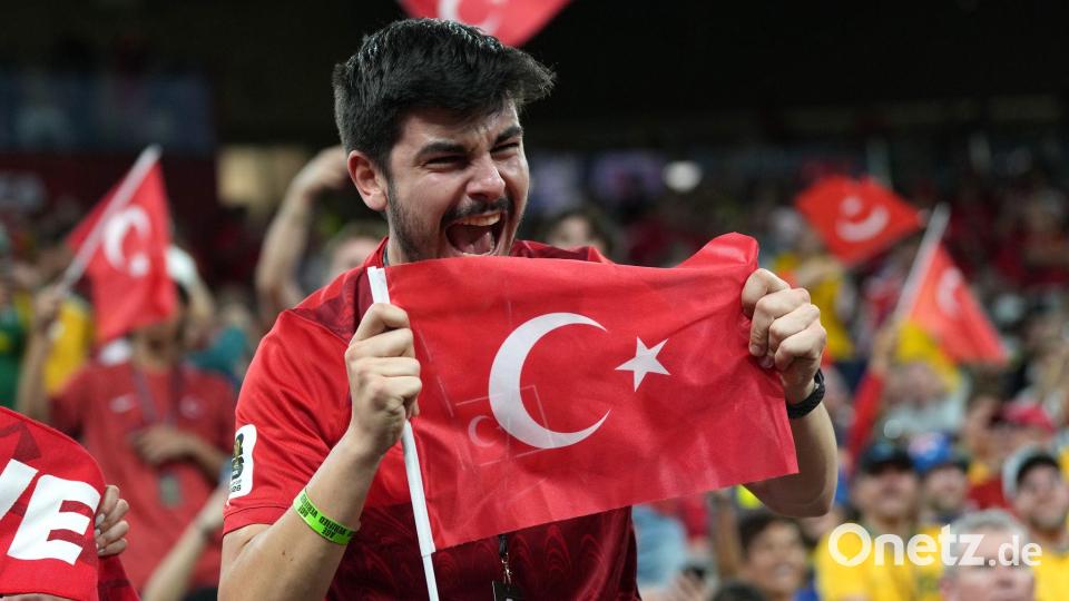 Die Fans der Türkei haben große Hoffnungen für diese WM. Bild: Abbie Parr/AP/dpa