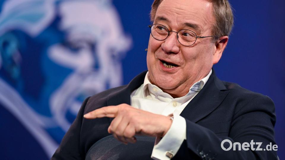 Armin Laschet ist in David Safiers neuem Roman als frisch gewählter Bundespräsident in geheimer Mission. (Archivbild) Bild: Sven Hoppe/dpa