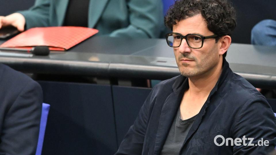 „Natürlich muss unser wichtigstes Ziel sein, zu verhindern, dass Faschisten in Sachsen-Anhalt in irgendeiner Weise an die Macht kommen“, sagt Linken-Politiker Luigi Pantisano. (Archivbild) Bild: Markus Lenhardt/dpa