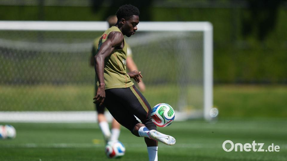 Ist im Training dabei: Alphonso Davies. Bild: Abbie Parr/AP/dpa