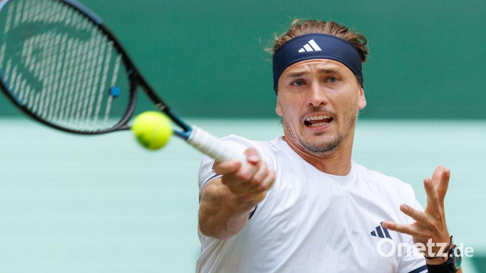 Alexander Zverev zeigte im Achtelfinale des Rasenturniers in Halle einen guten Auftritt. Bild: Friso Gentsch/dpa