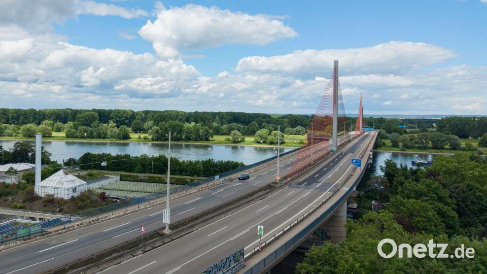 Die Bonner Rheinbrücke wurde Anfang Juni komplett für den Verkehr gesperrt. (Archivbild) Bild: Benjamin Westhoff/dpa