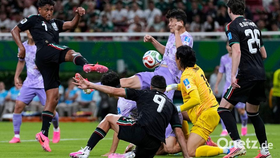 Mexiko steht nach dem Sieg gegen Südkorea vorzeitig in der WM-Zwischenrunde. Bild: Ricardo Mazalan/AP/dpa