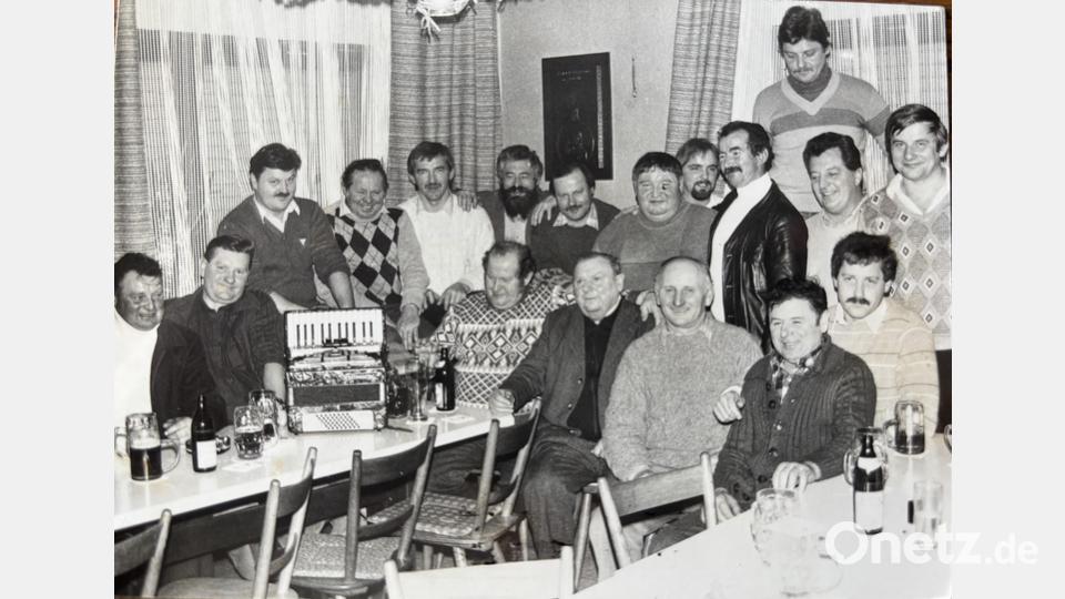 Geselligkeit gehörte von Beginn an zum Schnupferclub, wie auch das Gasthaus Eckl, das den Verein seit 50 Jahren beherbergt. Bild: Sammlung Georg Stahl