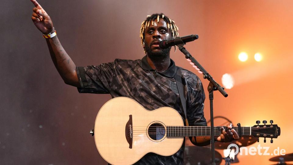 Im Sommer ist Myles Smith mit Ed Sheeran in den USA unterwegs. Bild: Scott A Garfitt/Invision/AP/dpa