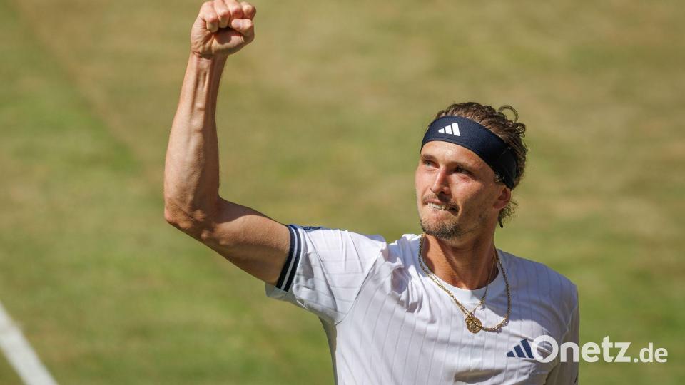 Alexander Zverev steht beim Rasenturnier in Halle im Halbfinale. Bild: Friso Gentsch/dpa