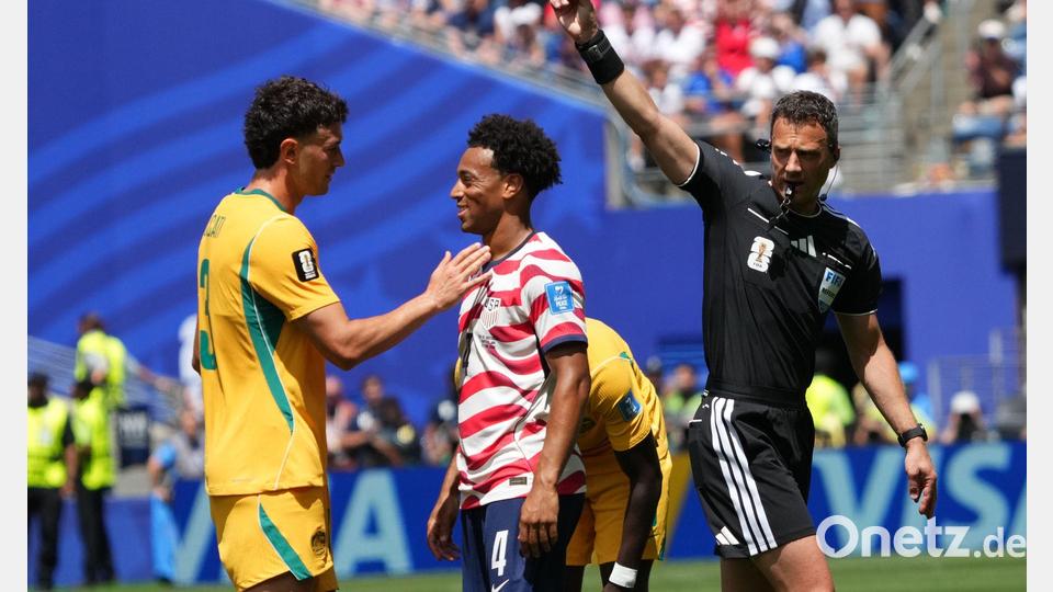 Referee Zwayer hatte die Partie bestens im Griff. Bild: Ted S. Warren/AP/dpa