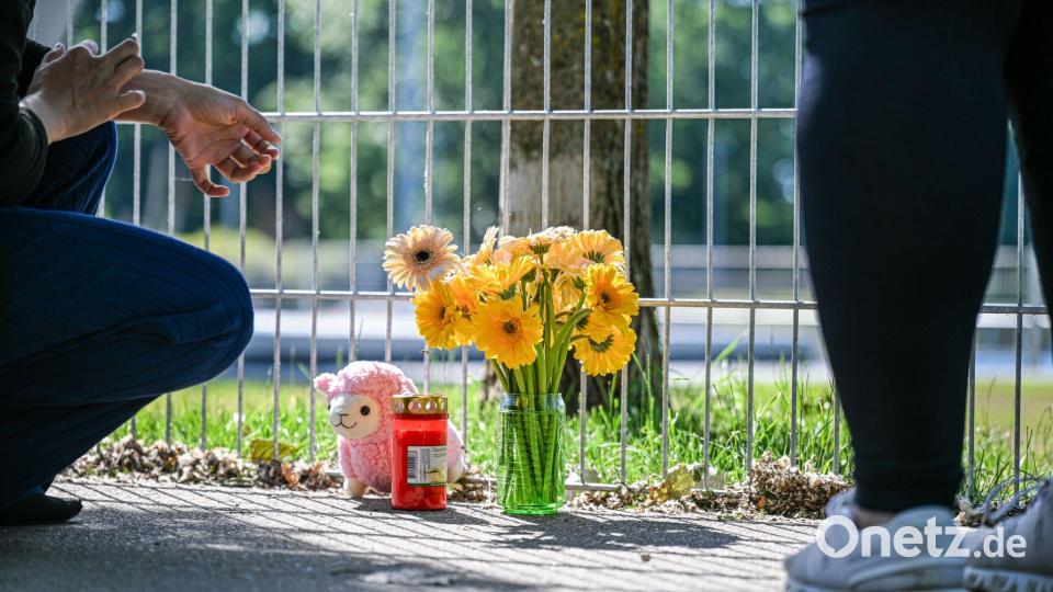 Die Polizei ermittelt wegen des toten Kindes. Bild: Jason Tschepljakow/dpa