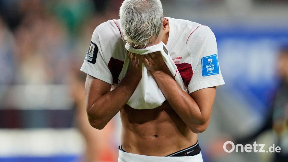 Die Enttäuschung bei den türkischen Spielern war riesig. Bild: Eugene Hoshiko/AP/dpa