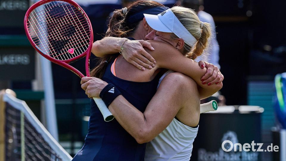Emotionaler Abschied: Angelique Kerber (r) bestritt ein Showmatch gegen Ana Ivanović. Bild: Mathias Schulz/dpa