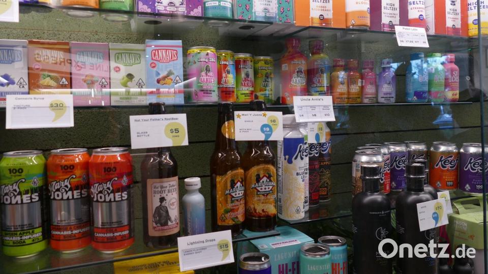 In Kalifornien werden Cannabis-Produkte in einem Shop angeboten. Der Studie zufolge macht eine solche Art der Kommerzialisierung einen deutlichen Unterschied. (Archivbild) Bild: Barbara Munker/dpa