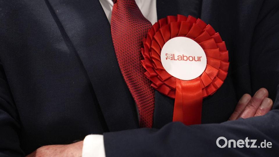 Nicht nur der Premier, sondern auch die Labour-Partei steckt in einer historischen Krise. (Archivbild) Bild: Joe Giddens/PA Wire/dpa