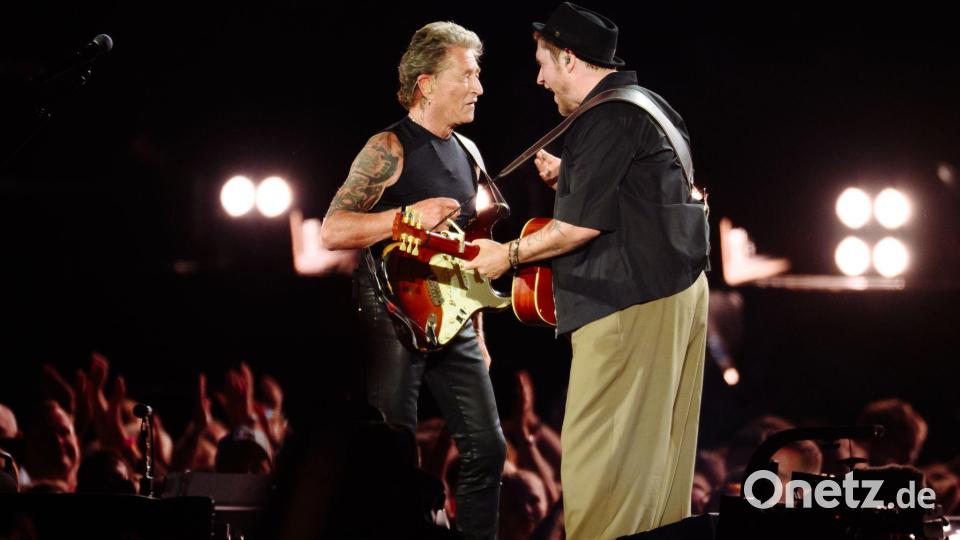 Peter Maffay (l-r) und Johannes Oerding arbeiten schon jahrelang zusammen. Bild: Gregor Fischer/dpa