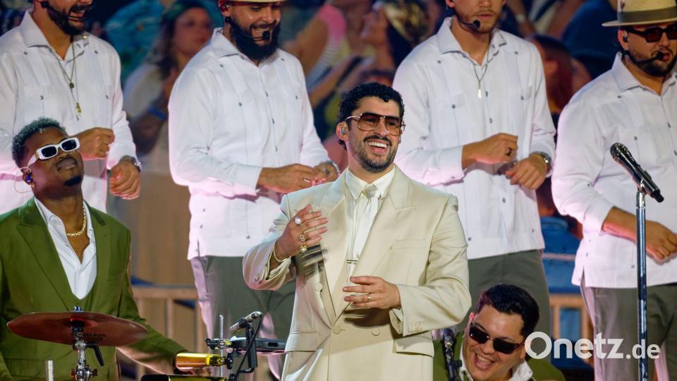 „Muchas gracias, Düsseldorf!“ - der Sänger richtete während der Show immer wieder dankbare Worte an seine Fans. Bild: Henning Kaiser/dpa