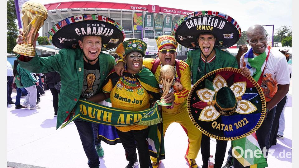 Mexikanische Fans vor dem Aztekenstadion. (Archivbild) Bild: kyodo/dpa