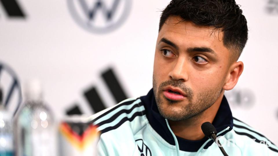 Amiri fühlt mit Belgiens Offensivspieler Doku. Bild: Federico Gambarini/dpa