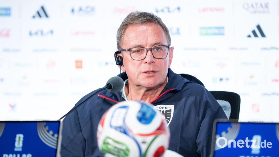 Ralf Rangnick spricht auf der Pressekonferenz vor dem Duell Österreichs mit Argentinien. Bild: Georg Hochmuth/APA/dpa
