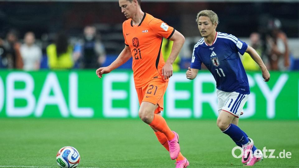 Frenkie de Jong hat sich gegen Kritik aus der Heimat gewehrt. (Archivbild) Bild: Julio Cortez/AP/dpa