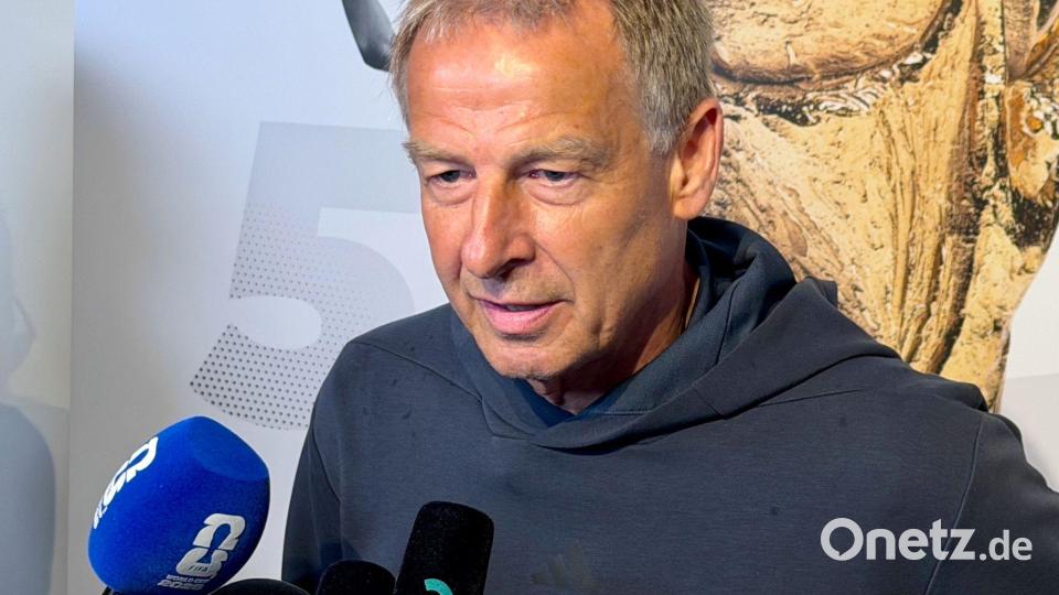 Jürgen Klinsmann besuchte das German House of Soccer in New York. Bild: Christoph Lother/dpa