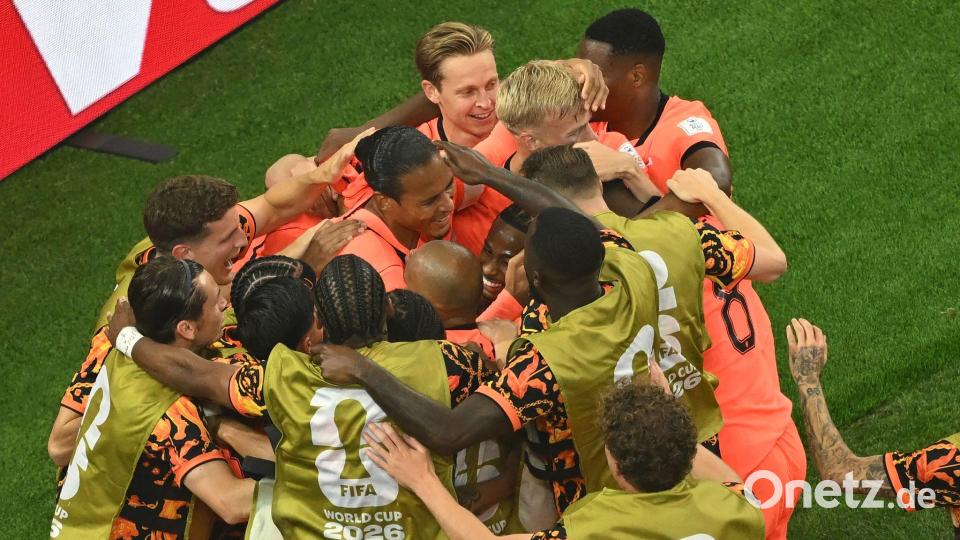 Jubel bei Oranje: Die Niederländer sind bei der WM auf Kurs. (Archivbild) Bild: Jessica Tobias/AP/dpa