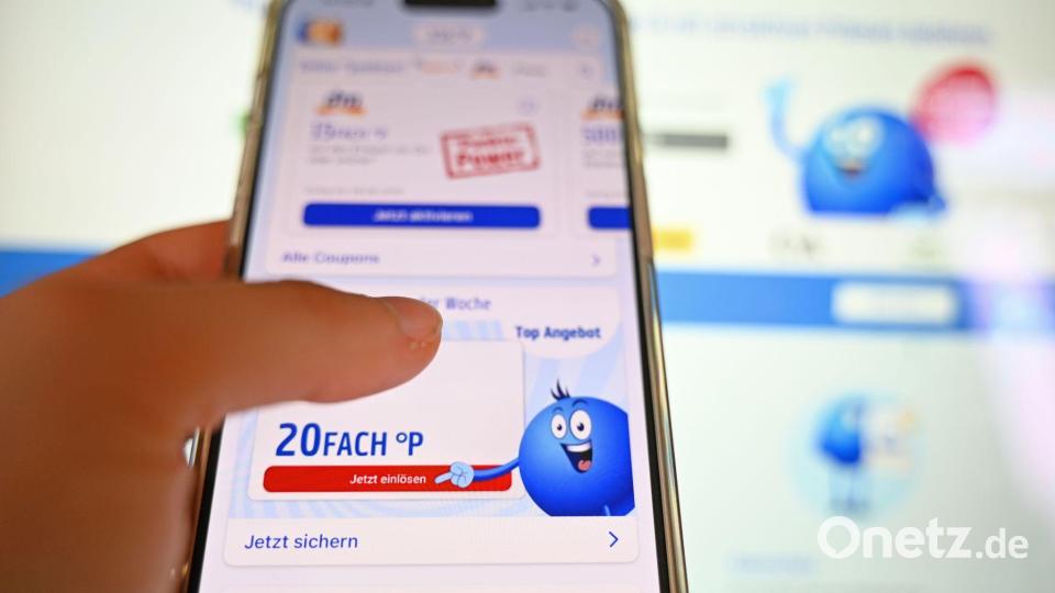 Die Girocard soll in die Payback-App integriert werden. (Archivbild) Bild: Elisa Schu/dpa