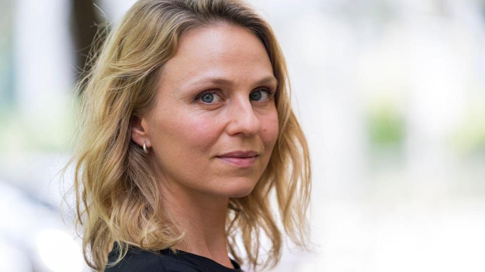Ihr Fall ist schon etwas her, der Fake war technisch noch schlecht gemacht - und hat Rizos trotzdem tief getroffen. Bild: Peter Kneffel/dpa