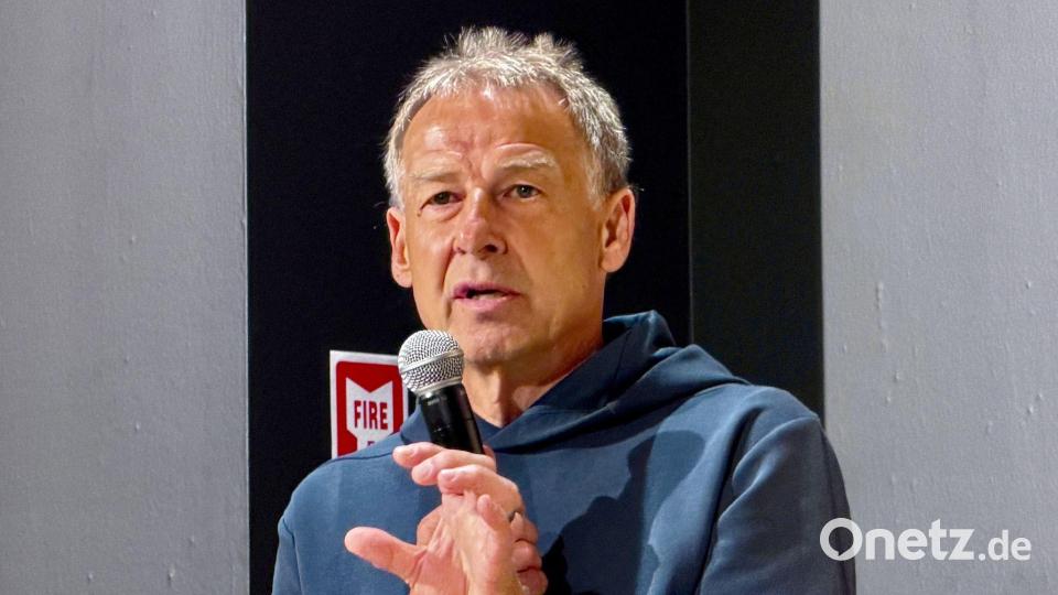 Jürgen Klinsmann traut der deutschen Mannschaft bei der WM Großes zu. Bild: Christoph Lother/dpa