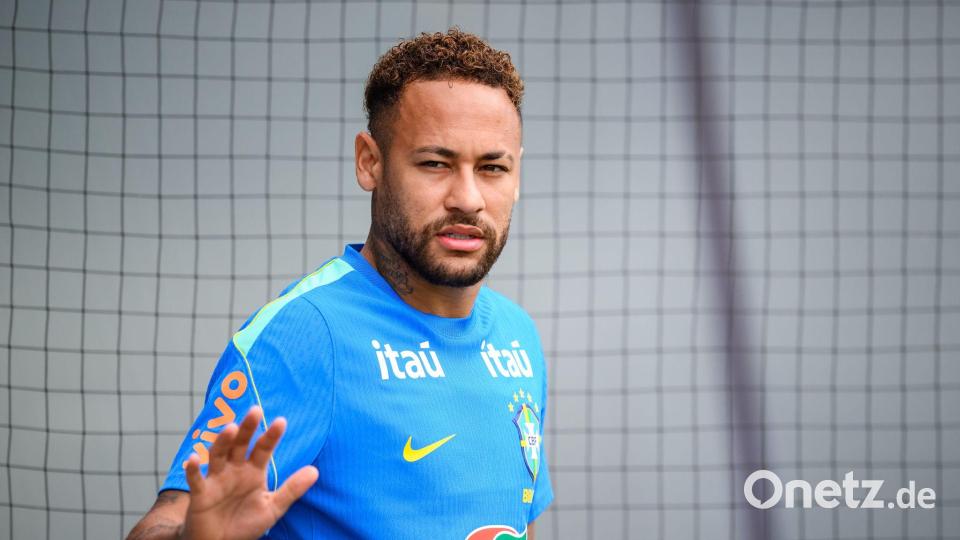Bereit für seinen ersten Einsatz bei der WM: Brasiliens Stürmerstar Neymar. Bild: Tom Weller/dpa