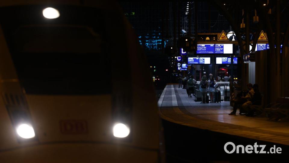 Bundesweit standen am Abend die Züge still. Bild: Rolf Vennenbernd/dpa
