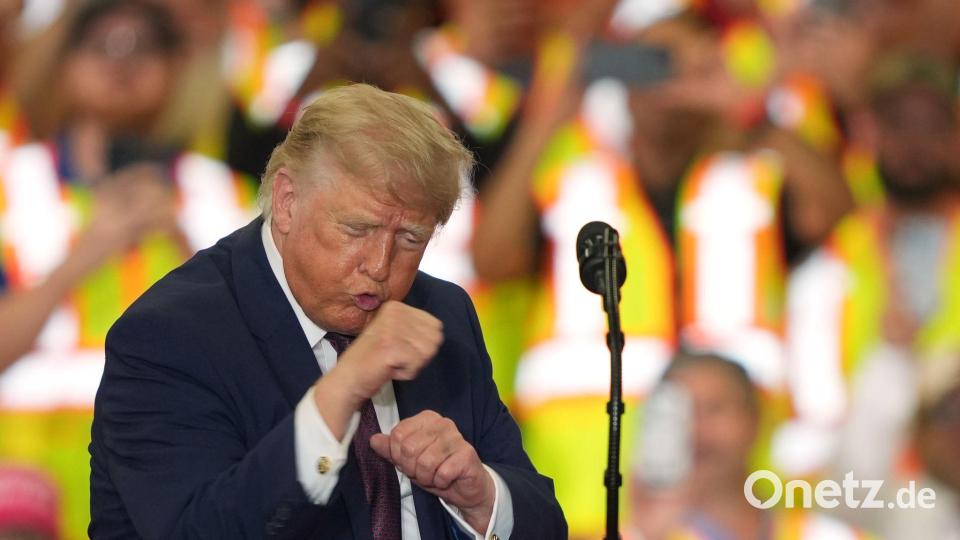 US-Präsident Donald Trump gestikuliert. Bild: Matt Rourke/AP/dpa