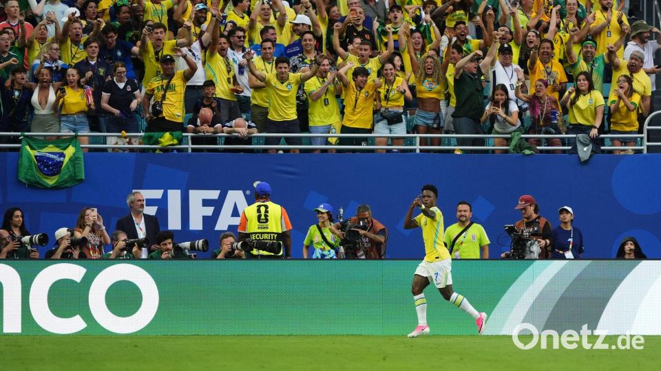 Mann des Spiels: Vinícius Júnior lässt sich von den brasilianischen Fans für sein zweites Tor gegen Schottland feiern. Bild: Andrew Milligan/PA Wire/dpa