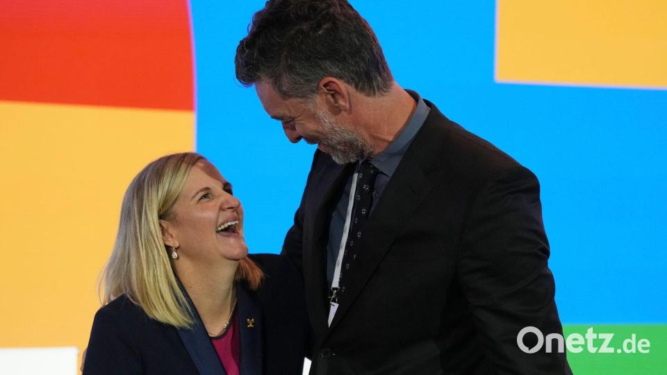 Die IOC-Spitzen Kirsty Coventry und Pau Gasol sehen den Athleten-Zuschuss als historisch. (Archivbild) Bild: Thanassis Stavrakis/AP/dpa