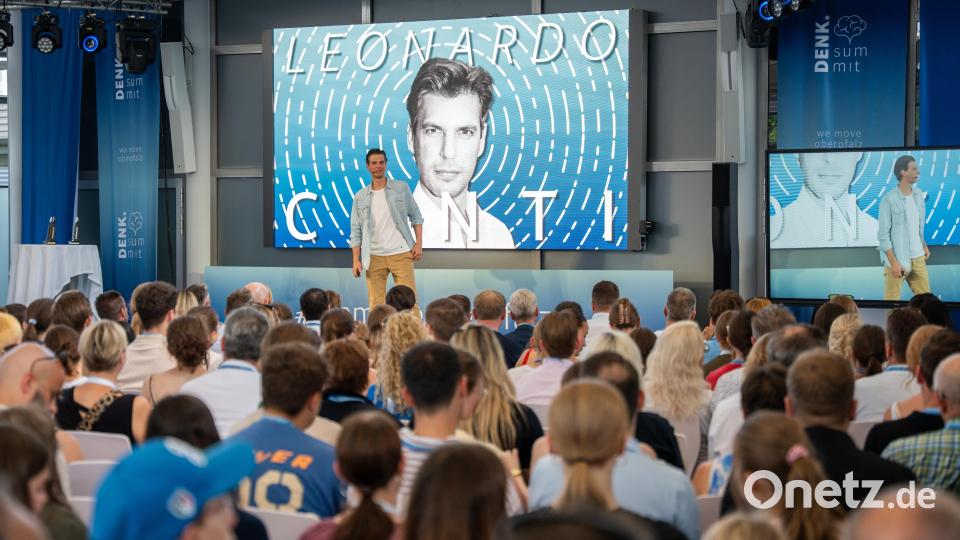 Leonardo Conti von den Blue Devils Weiden sprach über „das dünne Eis zwischen Tradition und Innovation“. Bild: Marina Gube