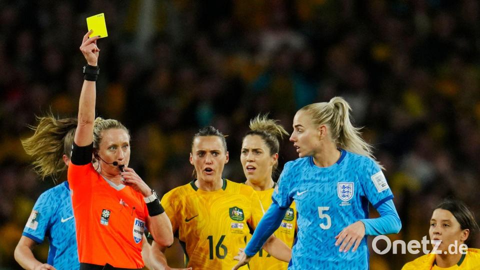 Tori Penso war auch bei der WM der Frauen im Einsatz, pfiff das Finale. (Archivbild) Bild: Abbie Parr/AP/dpa
