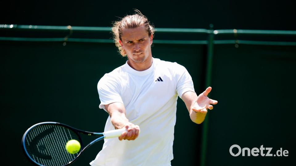 Ganz in Weiß: Alexander Zverev bereitet sich auf das Traditionsturnier in Wimbledon vor. Bild: John Walton/PA Wire/dpa