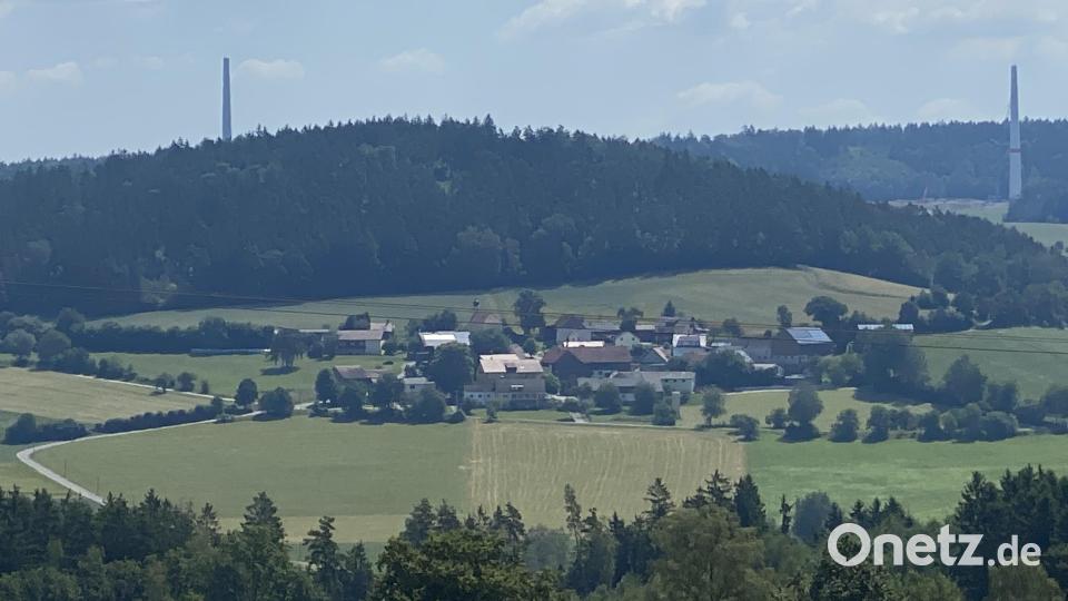 Der Blick von Döllnitz zum Windpark Tännesberg bei Woppenrieth. Bild: Josef Glas