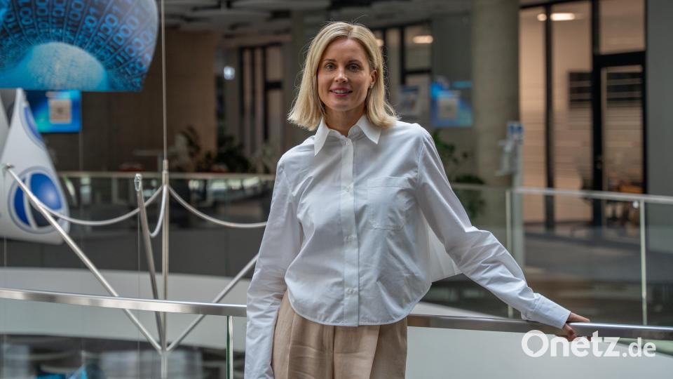 Unternehmerin und Investorin Janna Ensthaler sitzt normalerweise in der Jury von "Die Höhle der Löwen". Kürzlich war sie Jurorin beim Pitch-Wettbewerb in Weiherhammer. Bild: Marina Gube