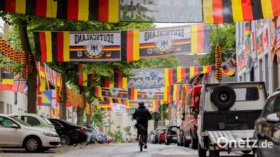 Viele Fans wären sicherlich froh, wenn Deutschland das nächste Spiel „ziehen“ würde. (Illustration) Bild: Rolf Vennenbernd/dpa