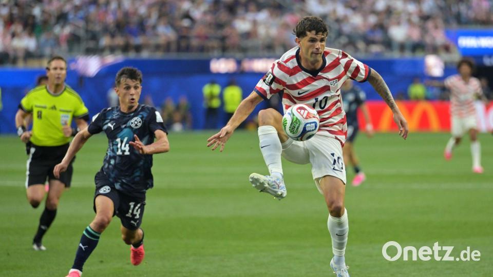 Christian Pulisic (rechts) wird gegen die Türkei zum Einsatz kommen. (Archivbild) Bild: Jayne Kamin-Oncea/AP/dpa