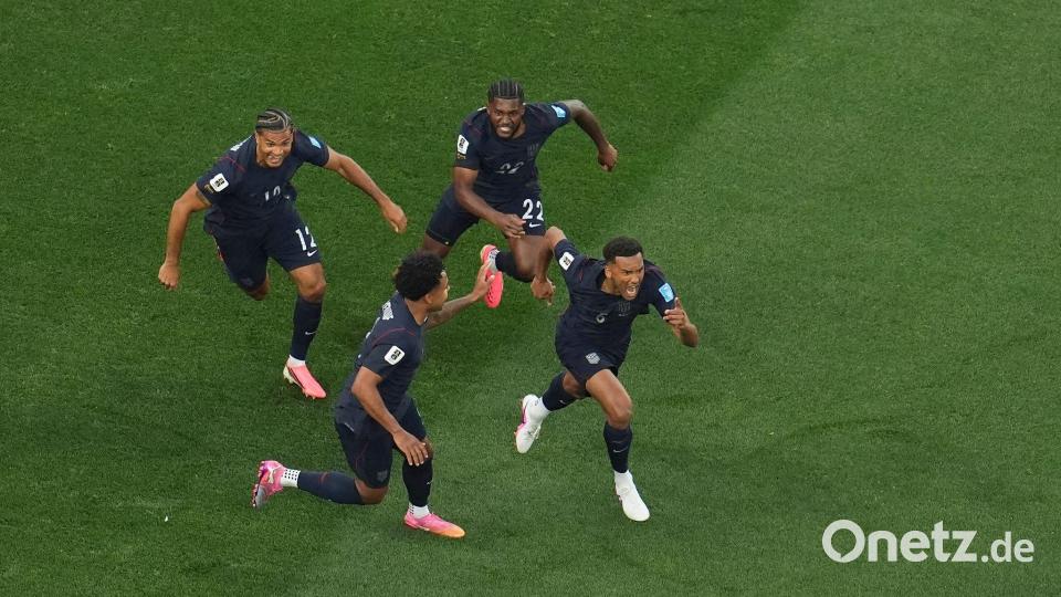 Trusty (rechts) traf schon nach drei Minuten zum 1:0 für die USA. Bild: Marcio J. Sanchez/AP/dpa
