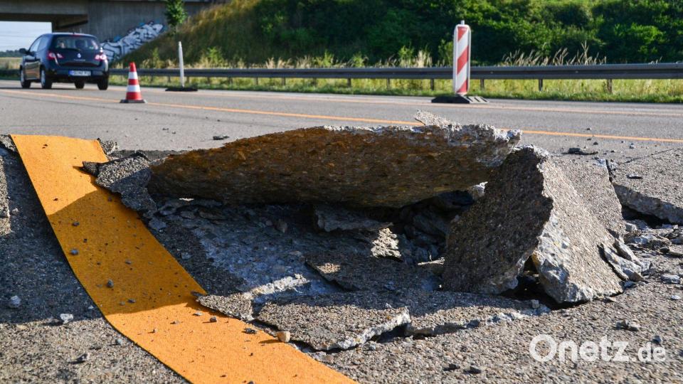 Extreme Hitze kann Beton- und Asphaltfahrbahnen beschädigen. (Archivbild) Bild: Rene Priebe/dpa/dpa-tmn