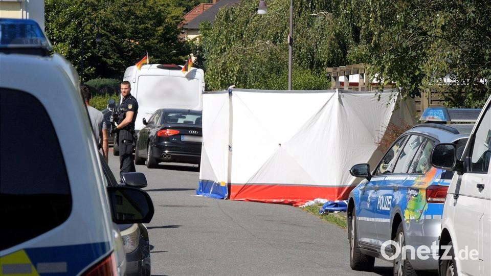 Einsatzkräfte gehen von einem Gewaltverbrechen aus. Bild: Hüneke/dpa