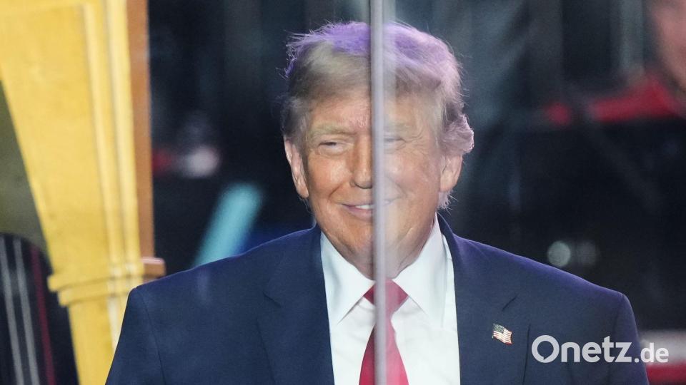 Laut Trump ist die Straße von Hormus offen. Bild: Alex Brandon/AP/dpa