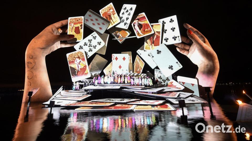 Es Devlin hat schon einmal ein Bühnenbild für die Bregenzer Festspiele gestaltet. Bild: picture alliance / Felix Kästle/dpa