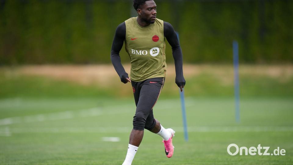 Kanadas Kapitän Alphonso Davies hofft gegen Südafrika auf seinen ersten Einsatz bei dieser WM. Bild: Darryl Dyck/The Canadian Press/dpa