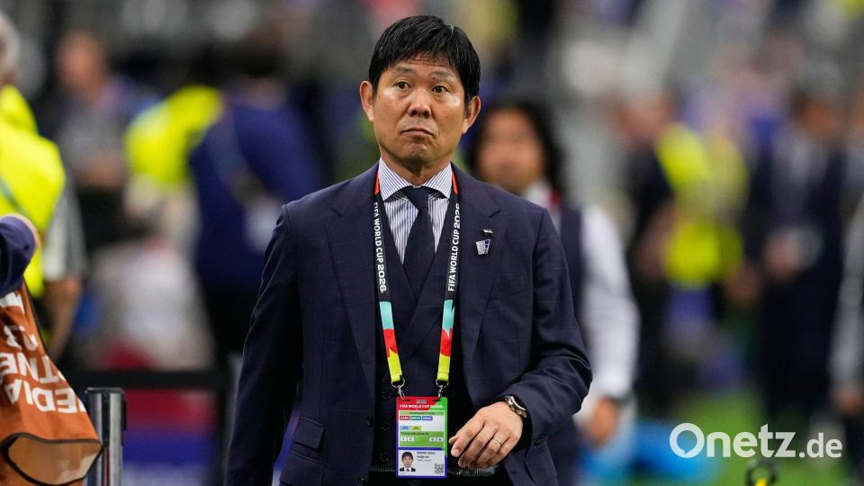 Hat großen Respekt, aber keine Angst vor Brasilien: Trainer Hajime Moriyasu Bild: Tony Gutierrez/AP/dpa