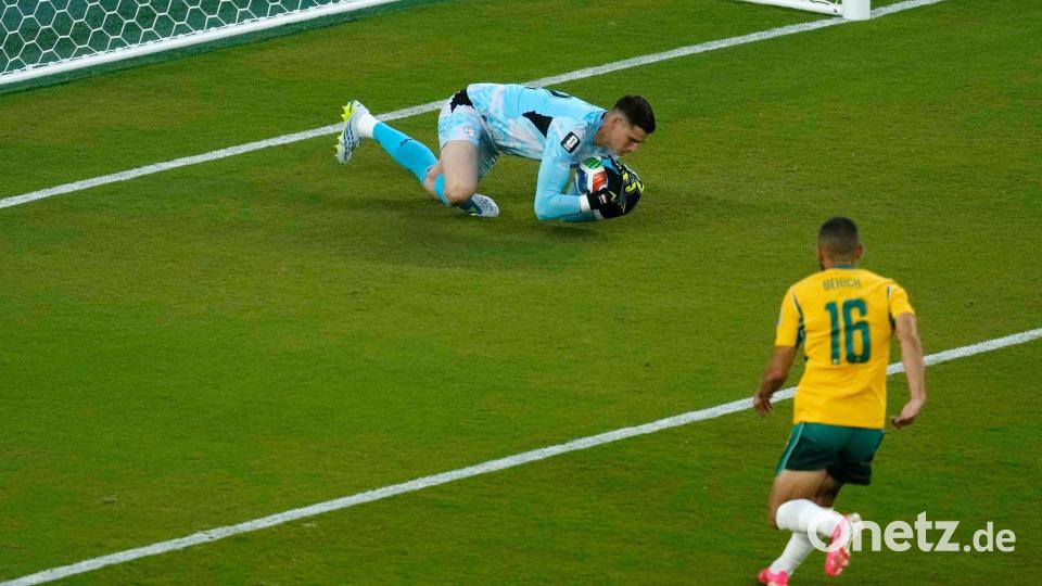 Torszenen waren selten im Spiel von Paraguay gegen Australien. Bild: Jeff Chiu/AP/dpa