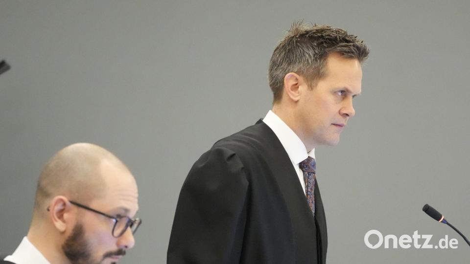 Staatsanwalt Sturla Henriksbø (rechts) möchte, dass Høiby zu einer längeren Gefängnisstrafe verurteilt wird. (Archivbild) Bild: Ole Berg-Rusten/NTB/dpa