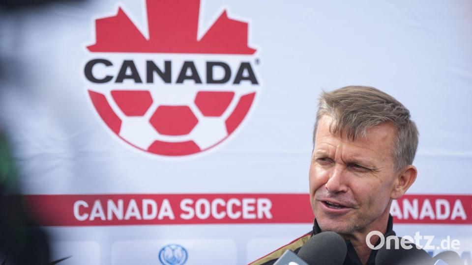 Kanadas Trainer Jesse Marsch rechnet fest mit einem Einsatz von Alphonso Davies gegen Südafrika. Bild: Darryl Dyck/The Canadian Press/dpa