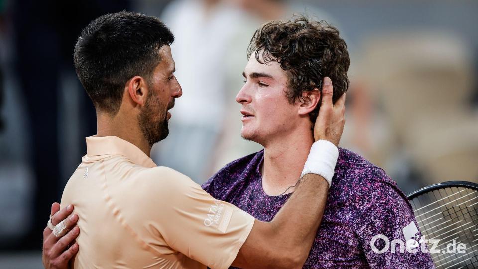 In Paris scheiterte Routinier Novak Djokovic (l) an Joao Fonseca (r). (Archivbild) Bild: Matthieu Mirville/ZUMA Press Wire/dpa